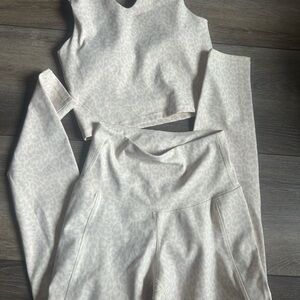 Chic Cream Leopard Print Workout Set